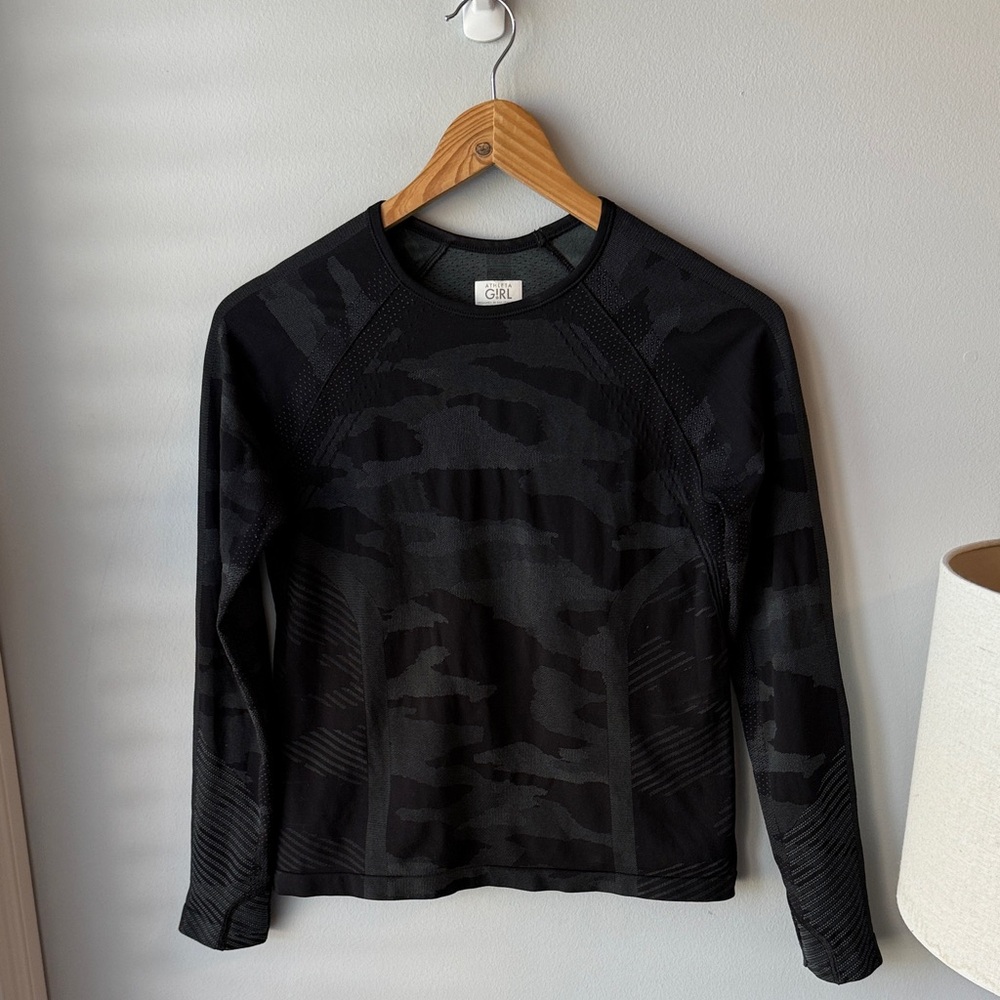 Athleta Girl Black Camo Long Sleeve‎ Top